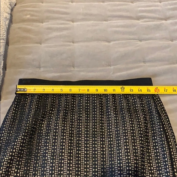 🛼 Ann•Taylor 🛼 Pencil Skirt - Picture 6 of 8